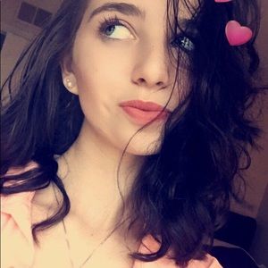 Meet your Posher, Casey